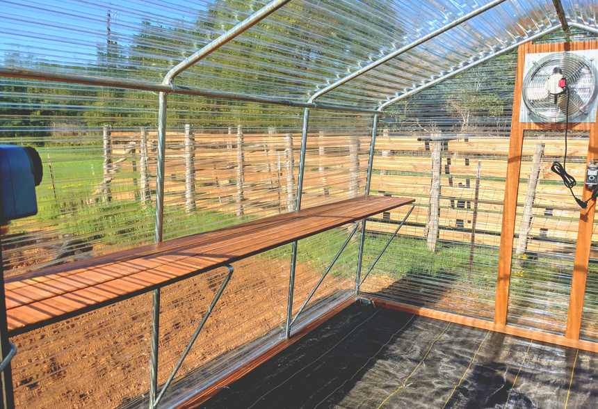 Polycarbonate greenhouse with benches